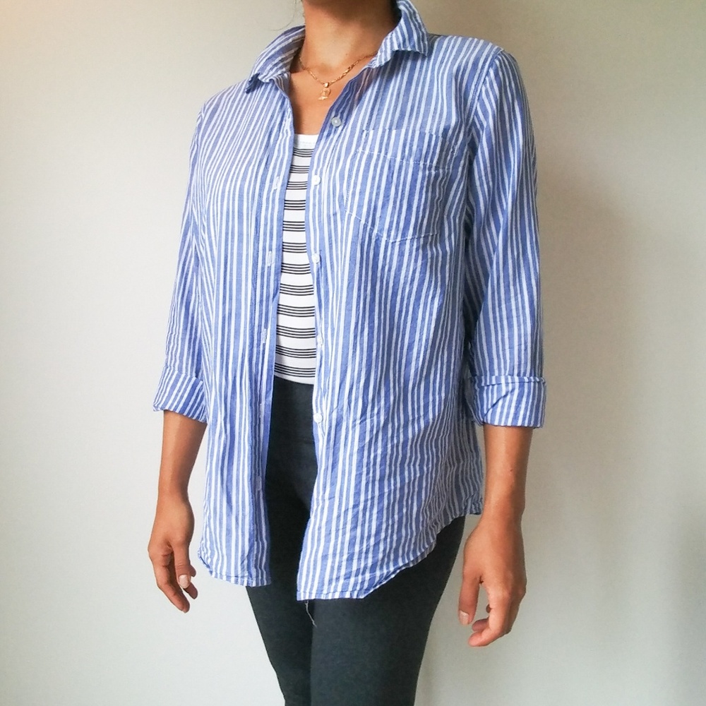 Old Navy Blue/White stripped Button Down Shirt L